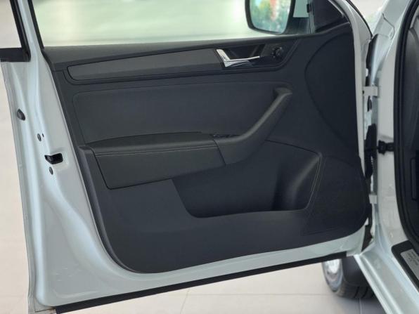 Skoda Rapid II с пробегом 2021 года, цена 1 650 000 рублей, 36820 км, лифтбек, Автокод Объявления