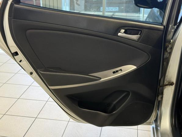 Hyundai Solaris I Рестайлинг с пробегом 2015 года, цена 1 050 000 рублей, 123000 км, седан, Автокод Объявления