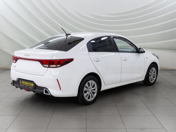 Kia Rio IV Рестайлинг с пробегом 2021 года, цена 1 618 000 рублей, 62770 км, седан, Автокод Объявления
