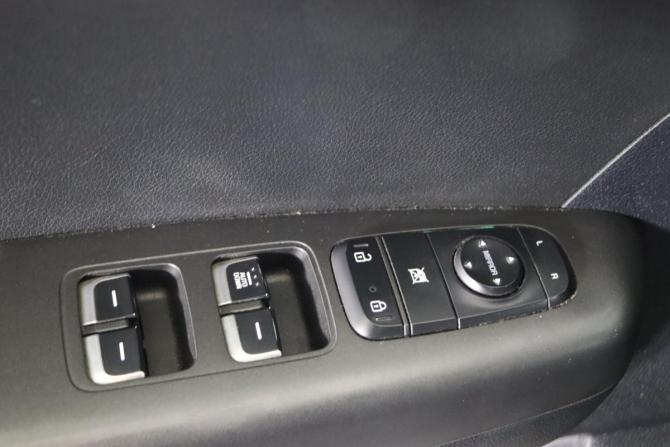 Kia Sportage IV Рестайлинг с пробегом 2020 года, цена 2 179 990 рублей, 108204 км, внедорожник, Автокод Объявления