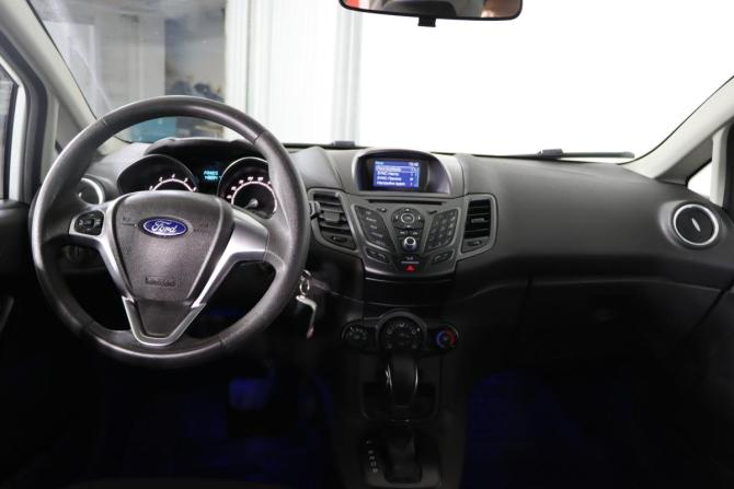 Ford Fiesta Mk6 Рестайлинг с пробегом 2015 года, цена 649 990 рублей, 148893 км, седан, Автокод Объявления