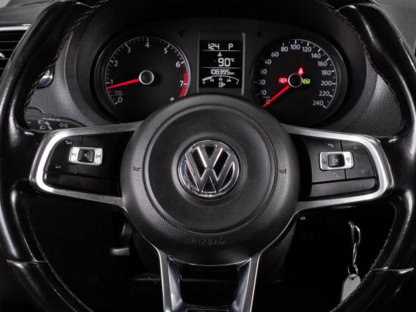 Volkswagen Polo V Рестайлинг с пробегом 2016 года, цена 1 299 000 рублей, 108395 км, седан, Автокод Объявления