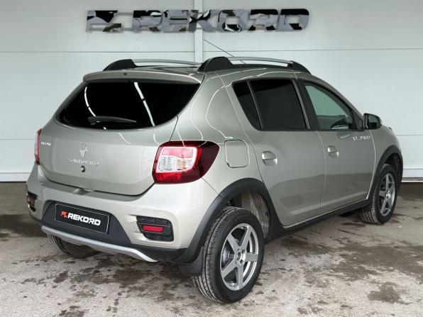 Renault Sandero II с пробегом 2017 года, цена 1 089 000 рублей, 75000 км, хэтчбек, Автокод Объявления