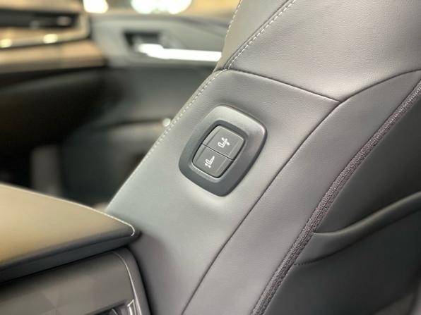 Toyota Camry IX (XV80) China Market с пробегом 2025 года, цена 4 100 000 рублей, 50 км, седан, Автокод Объявления