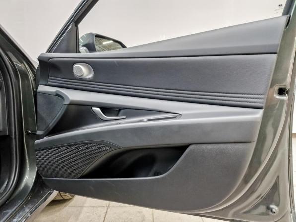 Hyundai Elantra VII (CN7) Рестайлинг с пробегом 2024 года, цена 2 220 000 рублей, 22800 км, седан, Автокод Объявления