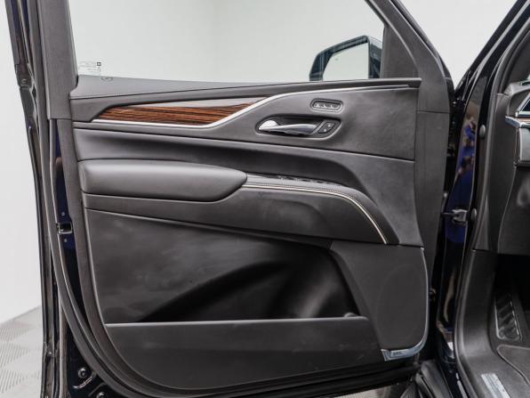 Cadillac Escalade V с пробегом 2021 года, цена 11 700 000 рублей, 34110 км, внедорожник, Автокод Объявления