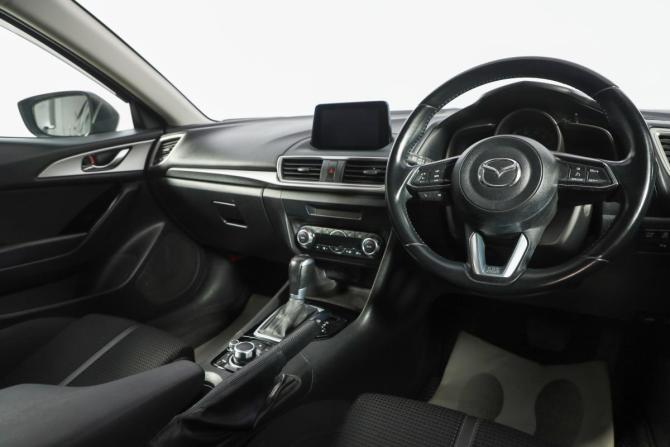 Mazda Axela III Рестайлинг с пробегом 2018 года, цена 1 349 000 рублей, 117000 км, хэтчбек, Автокод Объявления