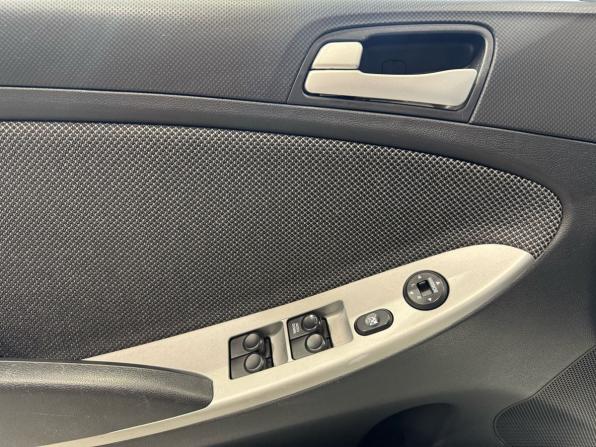 Hyundai Solaris I с пробегом 2012 года, цена 572 000 рублей, 248631 км, хэтчбек, Автокод Объявления