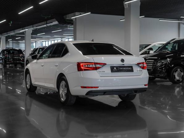 Skoda Superb III с пробегом 2018 года, цена 2 500 000 рублей, 105000 км, лифтбек, Автокод Объявления