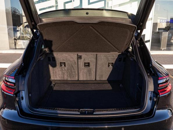 Porsche Macan I Рестайлинг с пробегом 2018 года, цена 3 729 000 рублей, 88255 км, внедорожник, Автокод Объявления