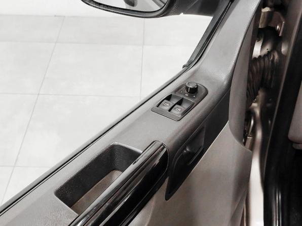 Volkswagen Caravelle T5 Рестайлинг с пробегом 2011 года, цена 1 400 000 рублей, 442781 км, минивэн, Автокод Объявления