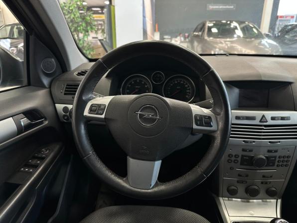 Opel Astra H Рестайлинг с пробегом 2011 года, цена 570 000 рублей, 110000 км, универсал, Автокод Объявления