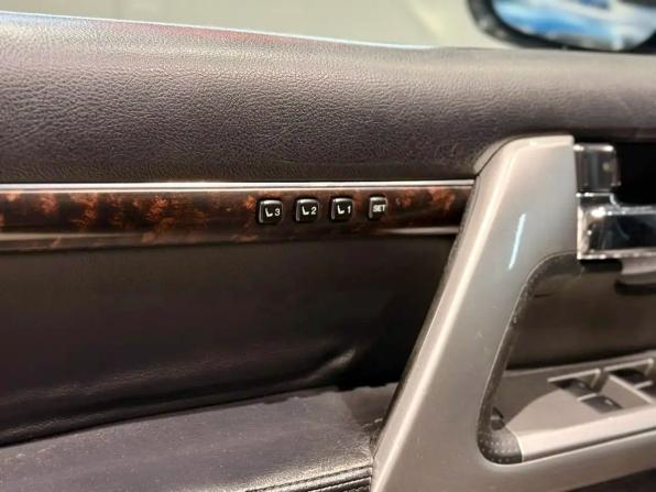 Toyota Land Cruiser 200 Series Рестайлинг 1 с пробегом 2012 года, цена 3 550 000 рублей, 184000 км, внедорожник, Автокод Объявления