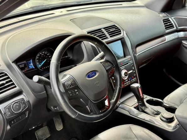 Ford Explorer V Рестайлинг с пробегом 2017 года, цена 2 315 000 рублей, 220288 км, внедорожник, Автокод Объявления