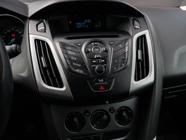 Ford Focus III с пробегом 2015 года, цена 878 000 рублей, 171863 км, хэтчбек, Автокод Объявления