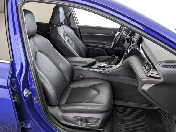 Toyota Camry VIII (XV70) Рестайлинг с пробегом 2021 года, цена 3 450 000 рублей, 67250 км, седан, Автокод Объявления