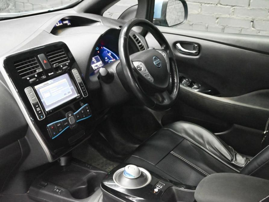 Nissan Leaf I (ZE0/AZE0) Екатеринбург  - изображение 18