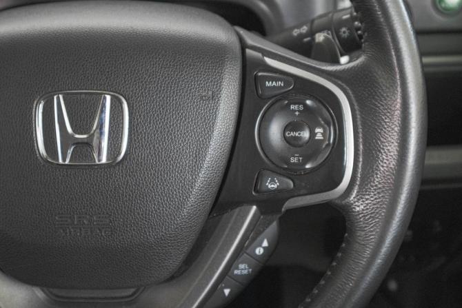 Honda Stepwgn V с пробегом 2016 года, цена 1 849 000 рублей, 117000 км, минивэн, Автокод Объявления