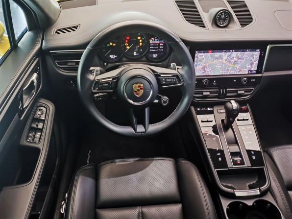 Porsche Macan I Рестайлинг 2 с пробегом 2024 года, цена 8 890 000 рублей, 30318 км, внедорожник, Автокод Объявления