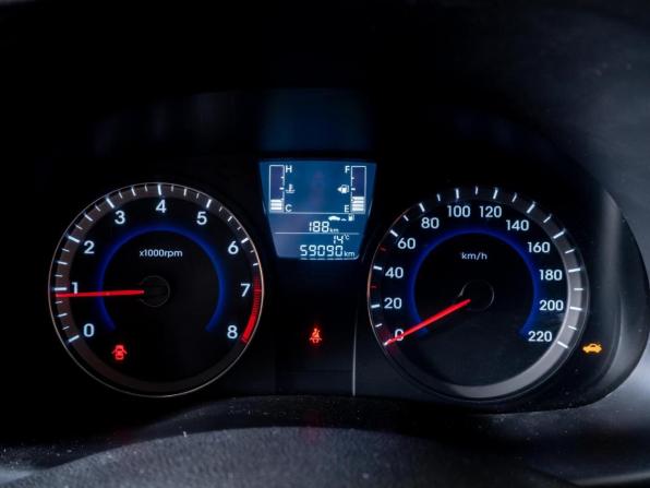 Hyundai Solaris I Рестайлинг с пробегом 2016 года, цена 1 049 000 рублей, 59090 км, хэтчбек, Автокод Объявления