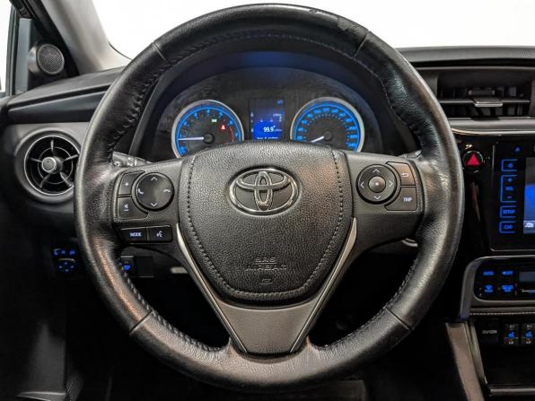 Toyota Corolla XI (E160 E170 E180) Рестайлинг 1 с пробегом 2018 года, цена 1 625 000 рублей, 154000 км, седан, Автокод Объявления