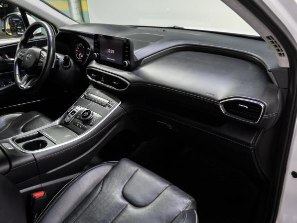 Hyundai Santa Fe IV Рестайлинг с пробегом 2021 года, цена 4 049 000 рублей, 61078 км, внедорожник, Автокод Объявления