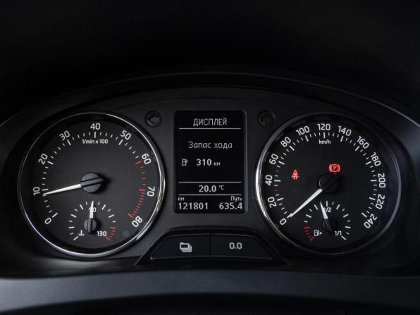 Skoda Rapid I с пробегом 2014 года, цена 1 029 000 рублей, 121801 км, лифтбек, Автокод Объявления