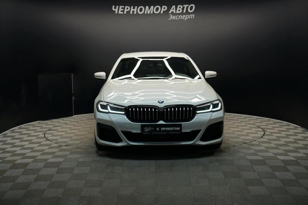 BMW 5 серии VII (G30/G31/G38) Рестайлинг Крым  - изображение 8