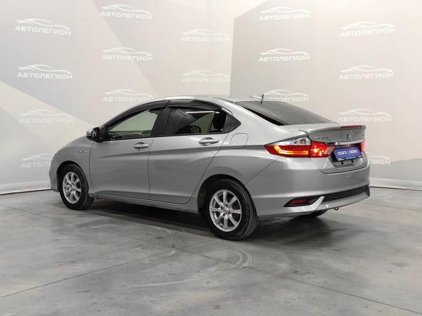 Honda Grace I Рестайлинг с пробегом 2017 года, цена 900 000 рублей, 160000 км, седан, Автокод Объявления