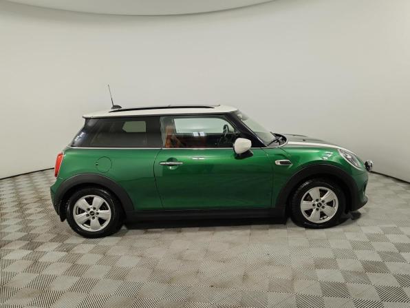 Mini Hatch III (F55/F56) Рестайлинг с пробегом 2021 года, цена 2 099 000 рублей, 99885 км, хэтчбек, Автокод Объявления