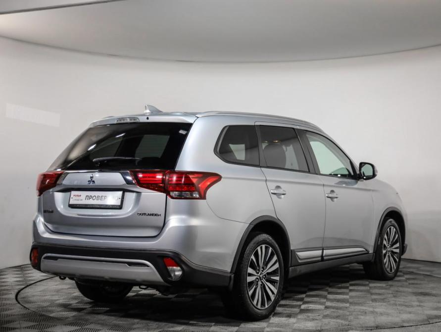 Mitsubishi Outlander III Рестайлинг 3 Санкт-Петербург  - изображение 5
