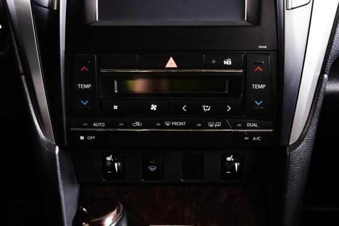 Toyota Camry VII (XV50) Рестайлинг с пробегом 2015 года, цена 1 959 000 рублей, 204884 км, седан, Автокод Объявления