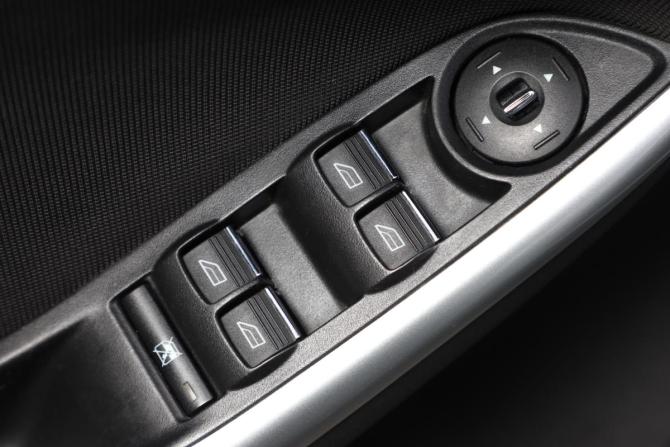 Ford Focus III с пробегом 2013 года, цена 979 000 рублей, 175212 км, седан, Автокод Объявления