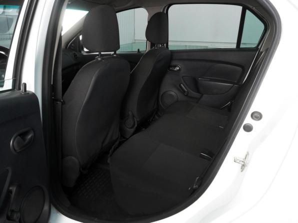 Renault Logan II с пробегом 2018 года, цена 690 000 рублей, 111036 км, седан, Автокод Объявления