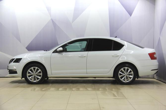 Skoda Octavia III (A7) Рестайлинг с пробегом 2019 года, цена 1 739 300 рублей, 135597 км, лифтбек, Автокод Объявления