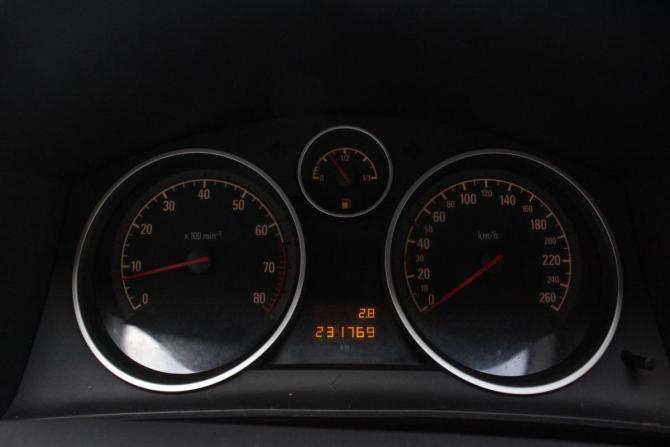 Opel Astra H Рестайлинг с пробегом 2011 года, цена 605 000 рублей, 231756 км, универсал, Автокод Объявления