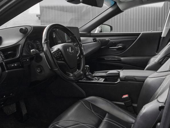Lexus ES VII с пробегом 2021 года, цена 3 490 000 рублей, 68951 км, седан, Автокод Объявления