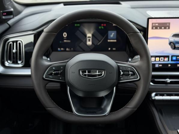 Geely Monjaro I Рестайлинг 2 с пробегом 2026 года, цена 3 950 000 рублей, 25 км, внедорожник, Автокод Объявления