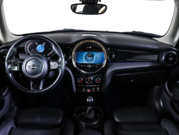 Mini Hatch III (F55/F56) Рестайлинг 2 с пробегом 2021 года, цена 3 038 310 рублей, 42029 км, хэтчбек, Автокод Объявления