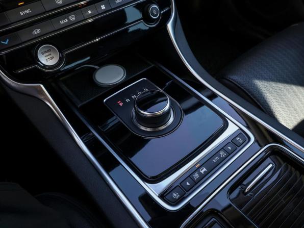 Jaguar XF II с пробегом 2018 года, цена 2 650 000 рублей, 126897 км, седан, Автокод Объявления
