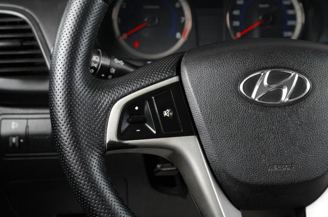 Hyundai Solaris I Рестайлинг с пробегом 2015 года, цена 789 000 рублей, 209000 км, седан, Автокод Объявления