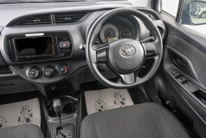 Toyota Vitz III (XP130) Рестайлинг 2 с пробегом 2019 года, цена 899 000 рублей, 115836 км, хэтчбек, Автокод Объявления