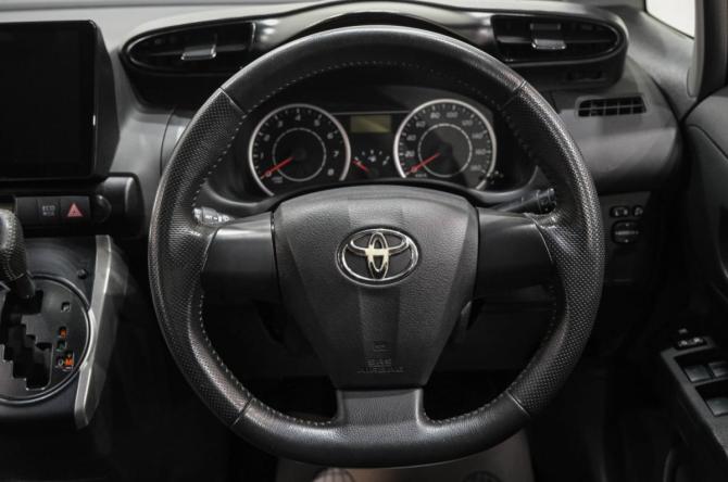 Toyota Wish II с пробегом 2011 года, цена 1 319 000 рублей, 183000 км, минивэн, Автокод Объявления
