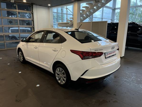 Hyundai Solaris II Рестайлинг с пробегом 2022 года, цена 1 600 000 рублей, 112591 км, седан, Автокод Объявления