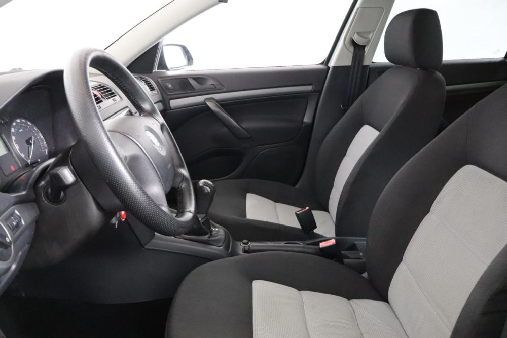 Skoda Octavia II (A5) Санкт-Петербург  - изображение 7