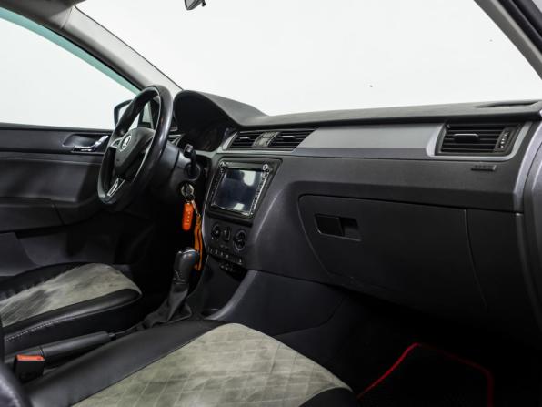 Skoda Rapid I Рестайлинг с пробегом 2017 года, цена 1 148 000 рублей, 174723 км, лифтбек, Автокод Объявления