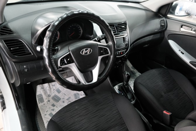 Hyundai Solaris I Рестайлинг с пробегом 2016 года, цена 1 139 000 рублей, 177000 км, седан, Автокод Объявления