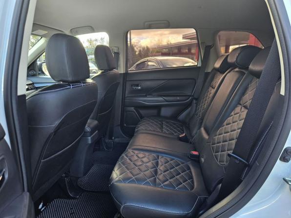 Mitsubishi Outlander III Рестайлинг 3 с пробегом 2022 года, цена 2 450 000 рублей, 32920 км, внедорожник, Автокод Объявления