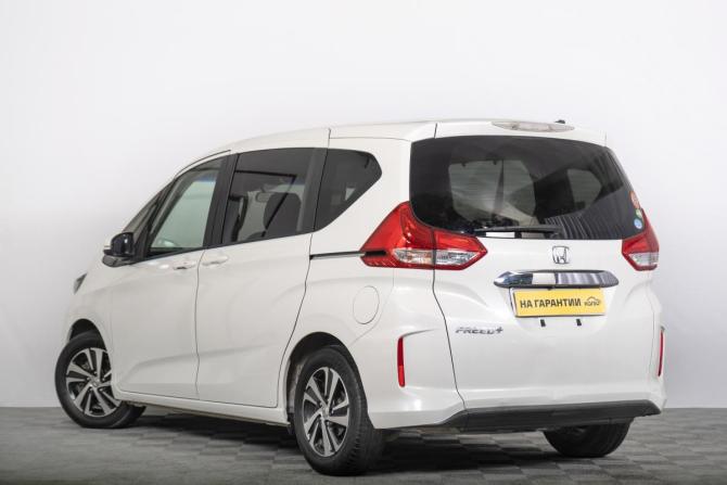 Honda Freed II с пробегом 2018 года, цена 1 499 000 рублей, 158000 км, компактвэн, Автокод Объявления