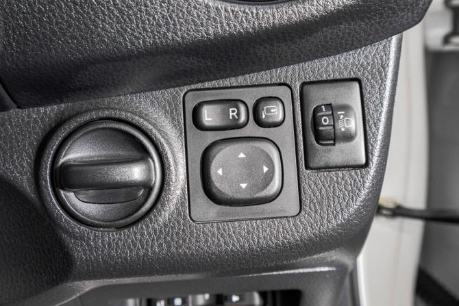 Toyota Vitz III (XP130) Рестайлинг 2 с пробегом 2017 года, цена 939 000 рублей, 156900 км, хэтчбек, Автокод Объявления